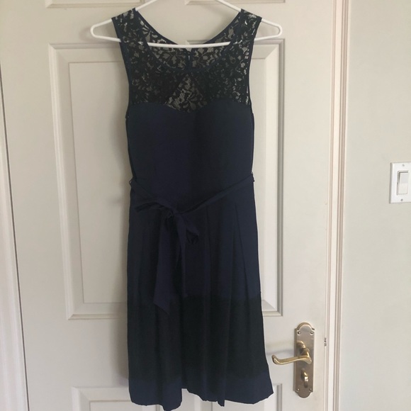 Navy and black lace GUESS dress size 4 - Picture 1 of 5